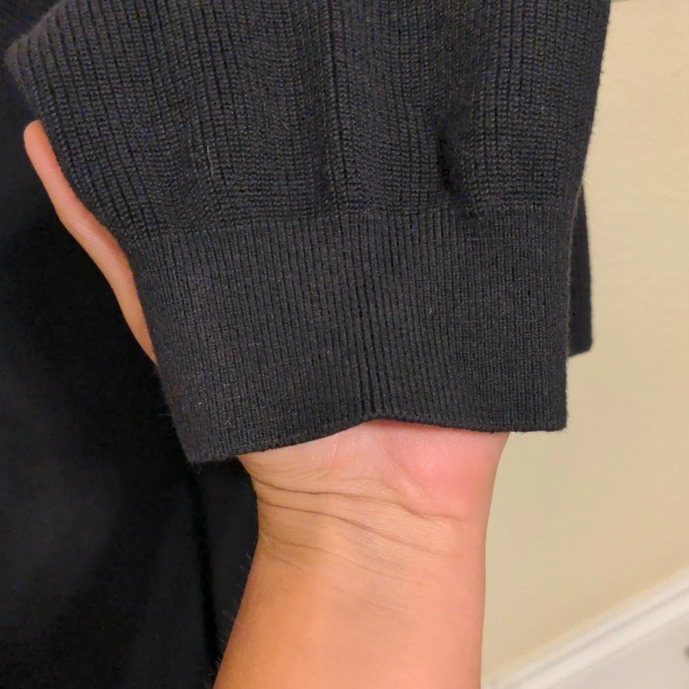 Tommy Bahama Men's Large pullover sweater black - Picture 4 of 4